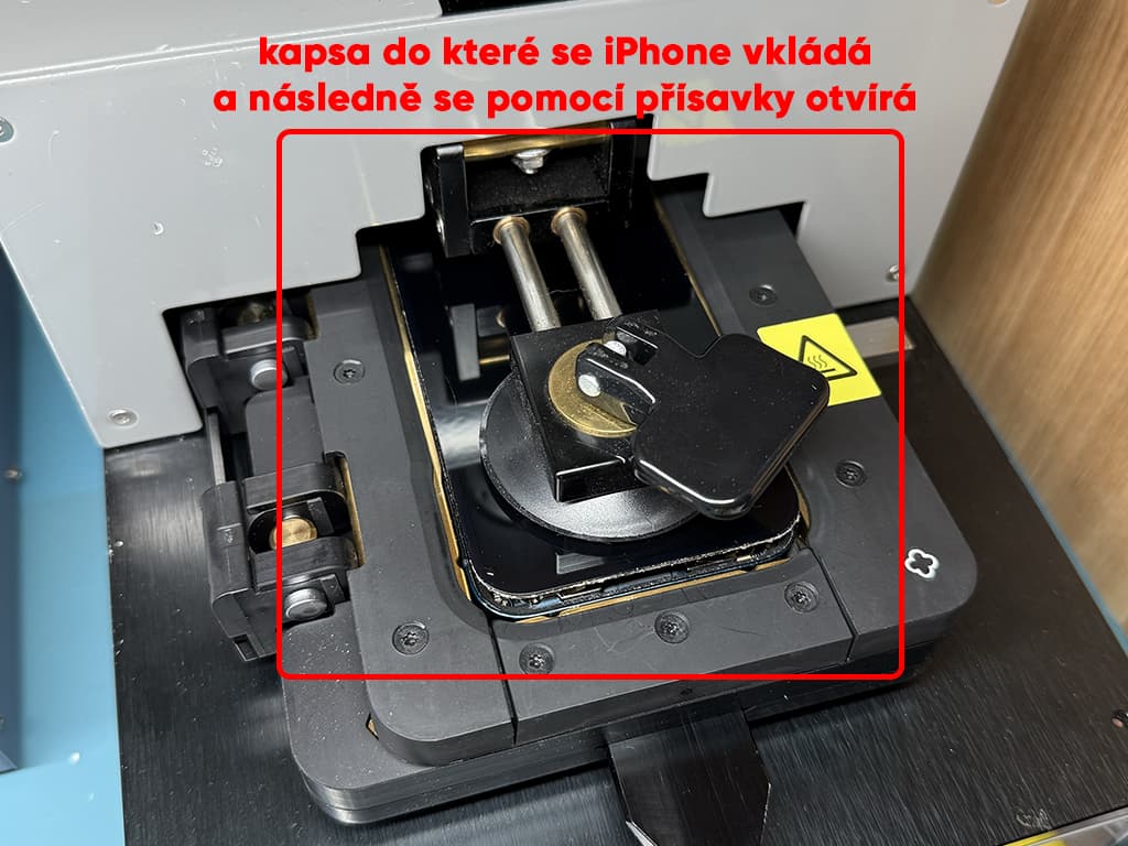 Profesionální otvírač na iPhony, použivaný v autorizovaných servisech